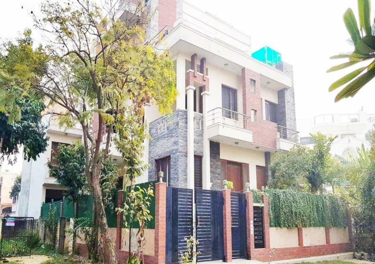 J P Residency Hotel Greater Noida Bagian luar foto