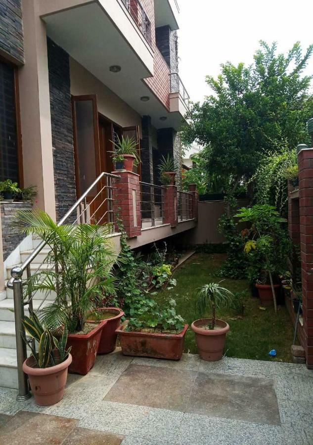 J P Residency Hotel Greater Noida Bagian luar foto