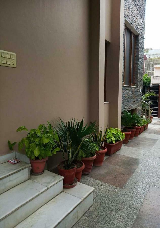 J P Residency Hotel Greater Noida Bagian luar foto