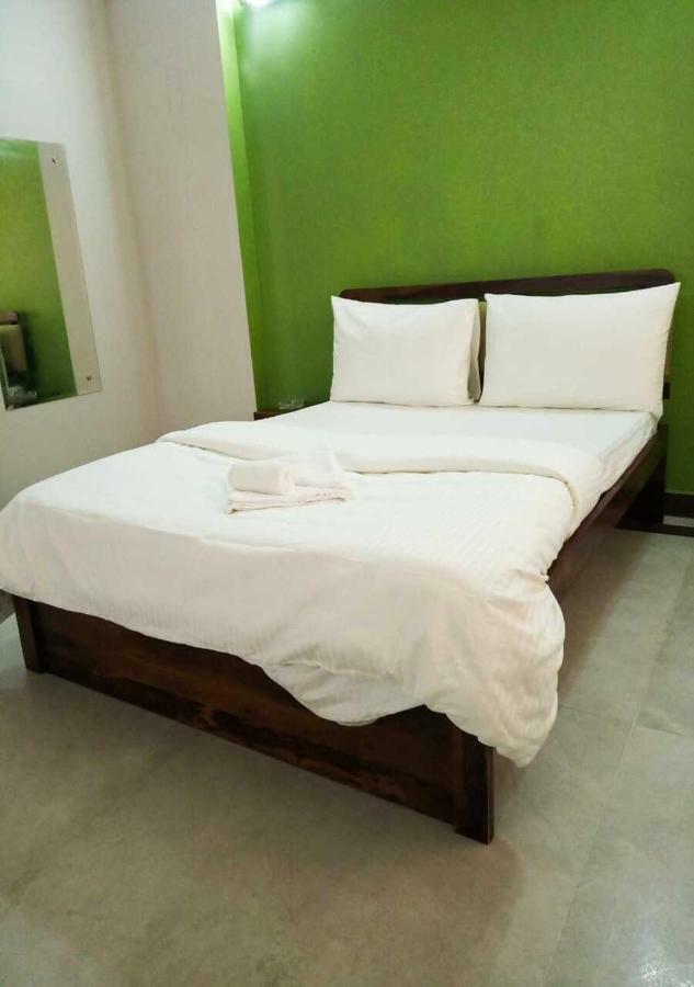 J P Residency Hotel Greater Noida Bagian luar foto