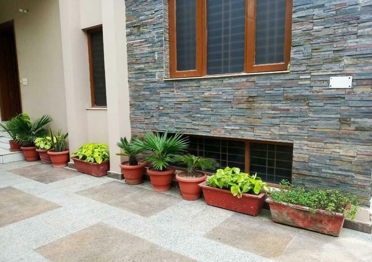 J P Residency Hotel Greater Noida Bagian luar foto